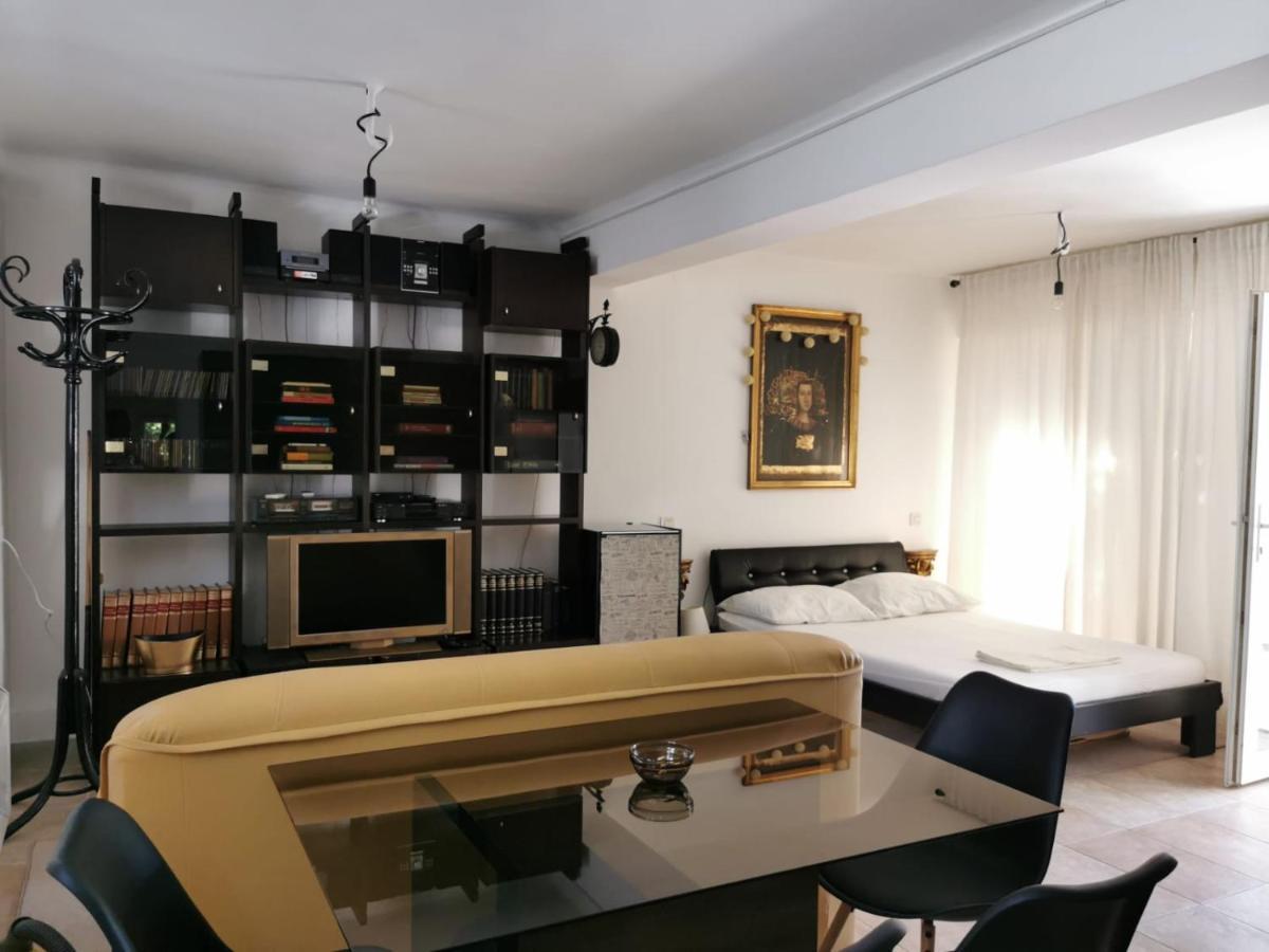 Db Interiors Apartment Split Exterior photo