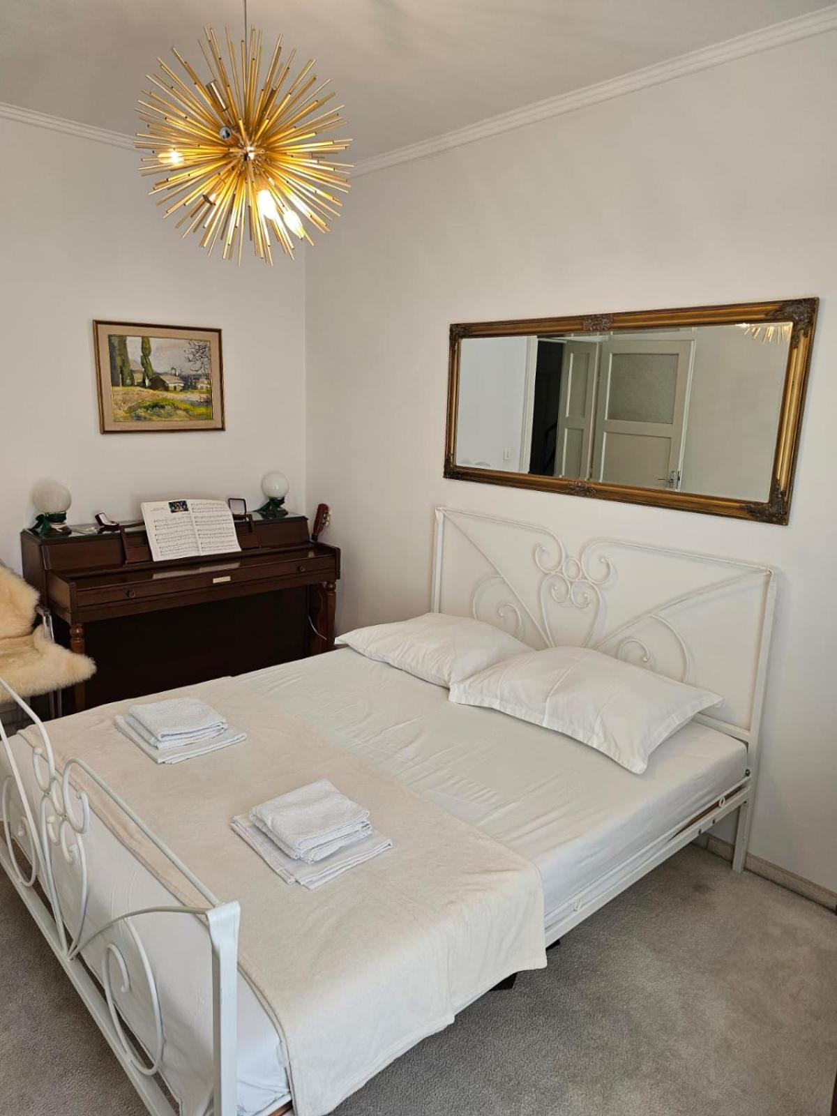 Db Interiors Apartment Split Exterior photo