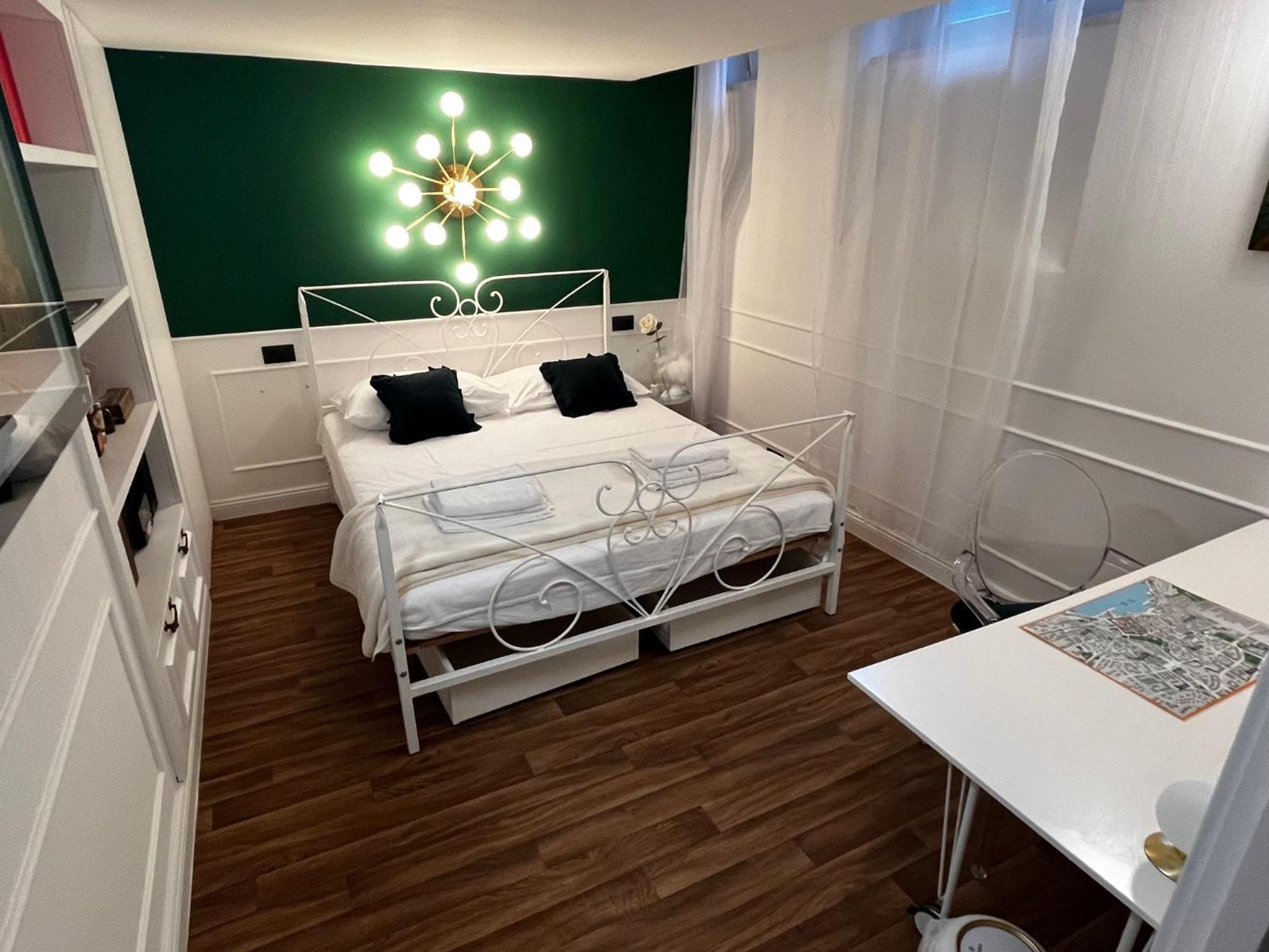 Db Interiors Apartment Split Exterior photo