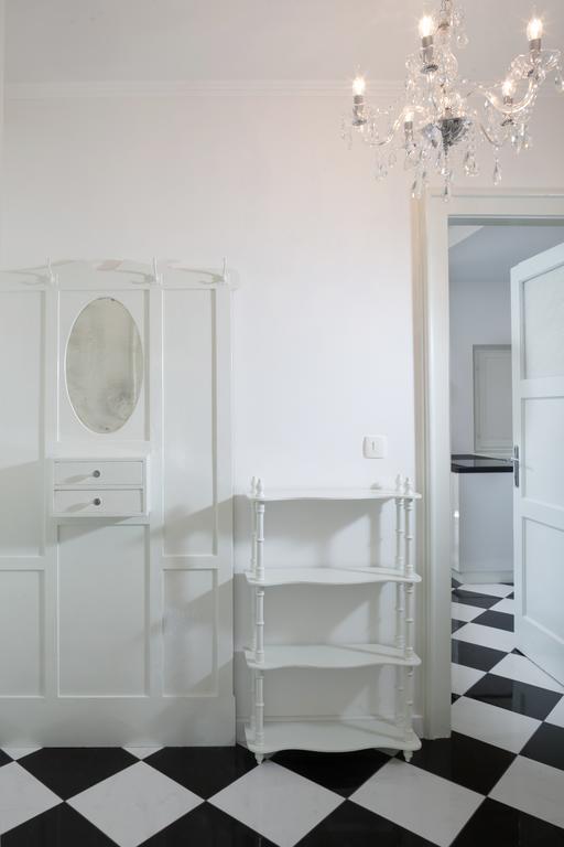 Db Interiors Apartment Split Exterior photo