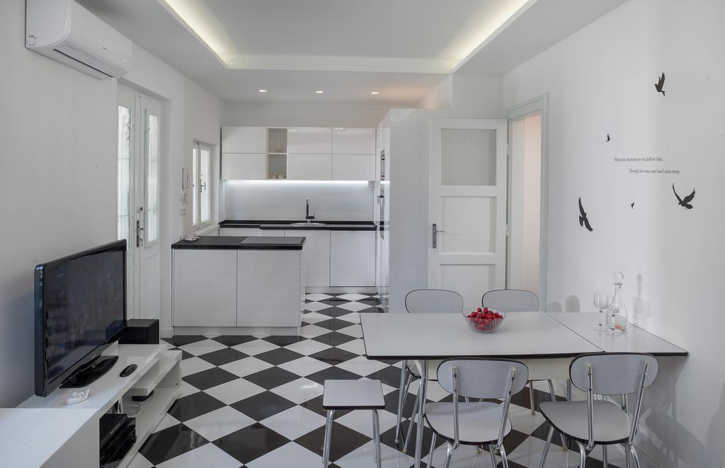 Db Interiors Apartment Split Exterior photo